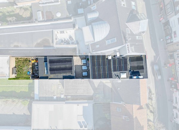 Foto - Te koop: Veelzijdig handelspand in hartje Lanaken waar wonen, werken en leven samenkomen onder één dak!
